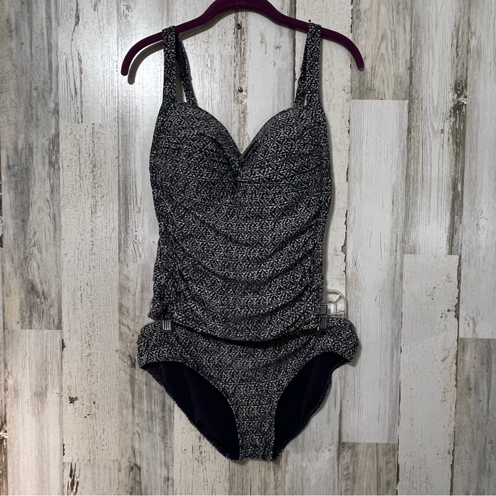 Bond-eye 2 Piece Tankini with Bottoms Navy and White Patterned Top Multi Fit Cup
